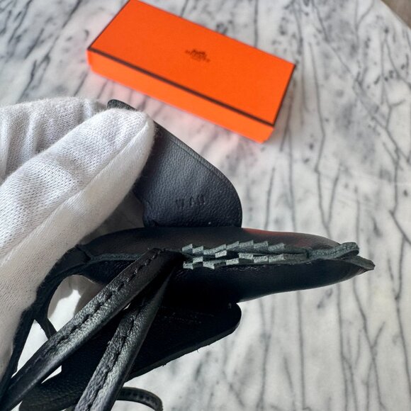 🇫🇷 - Hermes: Hermes Crocodile & Leather All-Black Pegasus Bag Charm - Picture 4 of 4